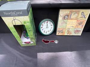 lot 308 image: Lot of Bird-Themed Decor and Accessories
