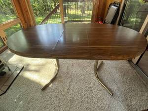 lot 374 image: Wood Grain Expandable Dining Table with Metal Legs