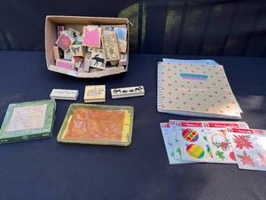 lot 398 image: Lot of Assorted Rubber Stamps and Vinyl Clings