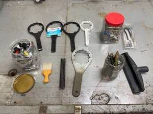 lot 21 image: Lot of Assorted Tools and Hardware