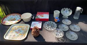 lot 292 image: Lot of Mixed Home Decor and Serveware