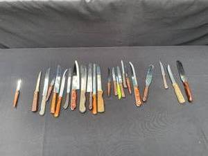 lot 293 image: Lot of Various Kitchen Knives