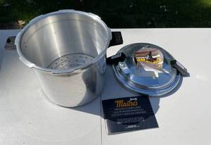 lot 378 image: Maitres Pressure CookerCanner