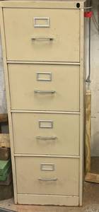 lot 163 image: 4-Drawer Metal Filing Cabinet