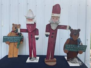 lot 181 image: Set of Wooden Holiday Decor Figures