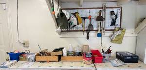 lot 414 image: Assorted Workshop and Garden Tools Lot