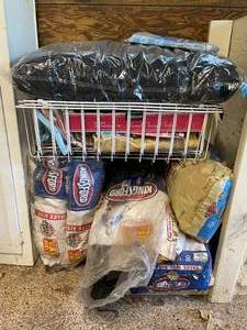 lot 416 image: Lot of Various Household and Outdoor Items