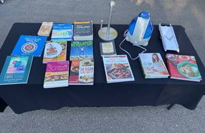 lot 420 image: Assorted Household Appliances and Books Lot