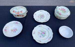 lot 424 image: Vintage Floral Kitchenware Set - 6 Pieces