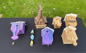 lot 428A image: Decorative Birdhouses