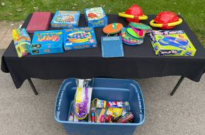 lot 442 image: Assorted Lot of Childrens Games and Toys