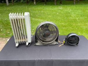 lot 446 image: DeLonghi Oil-Filled Radiator Heater and Honeywell Fan Set