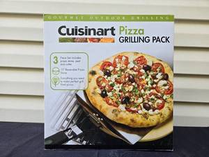 lot 423 image: Cuisinart Pizza Grilling Pack