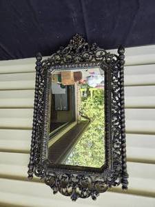 lot 425 image: Antique Style Ornate Wall Mirror with Intricate Frame