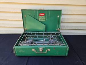 lot 455 image: Coleman Vintage Two-Burner Camping Stove