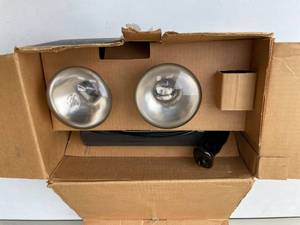 lot 459 image: Vintage Bell & Howell Twin Light Bar with Accessories in Original Box