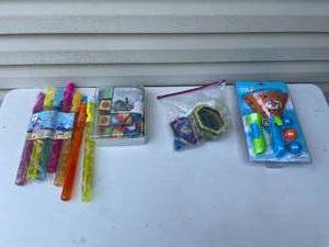 lot 467 image: Assorted Kids Toys Bundle