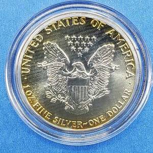 lot 40 image: 1988 American Silver Eagle in Airtite