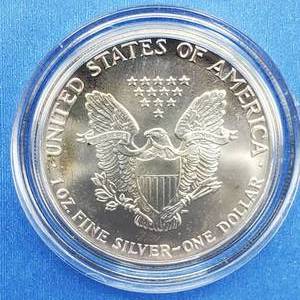 lot 42 image: 1990 American Silver Eagle in Airtite