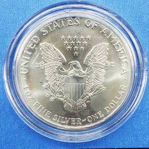 lot 46 image: 1994 American Silver Eagle in Airtite