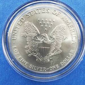 lot 54 image: 2002 American Silver Eagle in Airtite