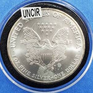 lot 56 image: 2004 American Silver Eagle in Airtite