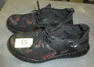 lot 15 image: New Mens size 10.5 Indestructible water shoe