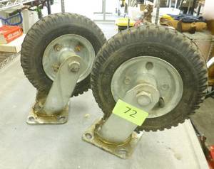 lot 72 image: Two pneumatic tires for carts
