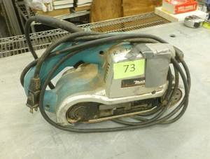 lot 73 image: Makita 3 inch x 24 sander