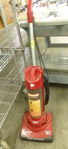 lot 78 image: Dirt Devil vacuum - works