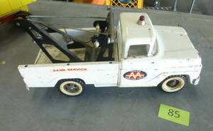 lot 85 image: Vintage Tonka tow truck 1960s