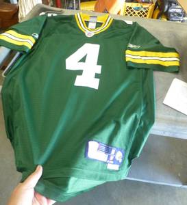 lot 91 image: Adult Medium Reebok Packers Favre jersey - not cheap ones, all sewn letters and numbers