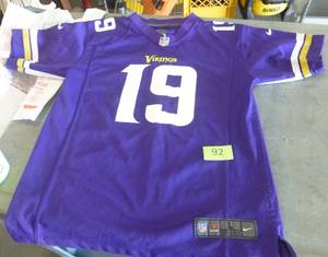 lot 92 image: Youth Large 14-16 Vikings Thielen jersey - screenprint