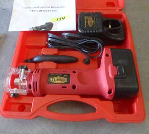 lot 174 image: Cordless cut out tool 18V - tested - works