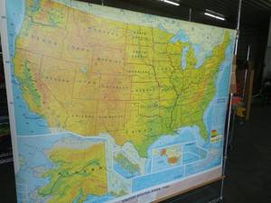 lot 201 image: Roll up School Map - USA