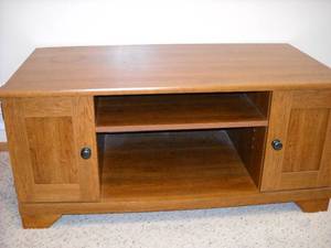 lot 225 image: tv cabinet