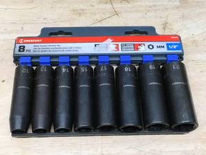 lot 34 image: Crescent 8 Piece Metric Deep Impact Socket Set Model # CIMS3N