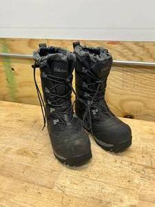 lot 125 image: CABELAS Trans-Alaska Insulated Water Proof Pac Boots- Size 11