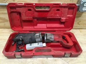 lot 156 image: Non-Working Milwaukee 11 Amp Sawzall Model # 6519-22 (Parts Machine)