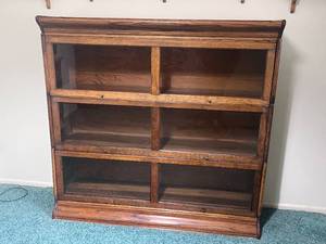 lot 1 image: Antique 3 Stack Barrister Bookcase