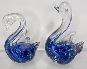 lot 13 image: Set of 2 Hand Blown Art Cobalt Blue Glass Paperweight Swans