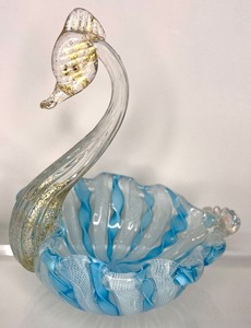 lot 15 image: Two Hand Blown Art Glass Bowls