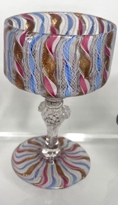 lot 16 image: 3-Piece Vintage Hand Blown Art Glass Lot