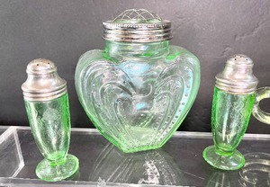 lot 20 image: Vintage Glassware Kitchen Lot including a Green Depression Glass Juicer