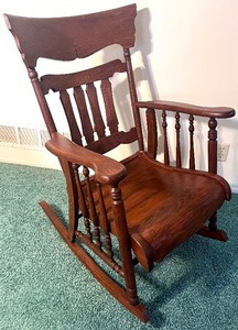 lot 21 image: Vintage Rocking Chair