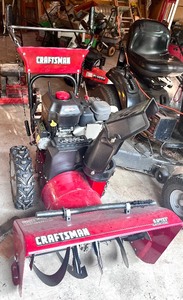 lot 34 image: Craftsman 27 Snowblower