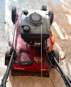 lot 35 image: Troy-Bilt Mulching Mower