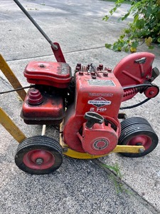 lot 40 image: McLane Lawn Edger