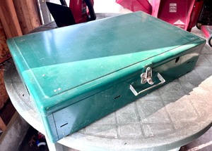 lot 100 image: Vintage Coleman Tabletop Camping 2-Burner Gas Stove