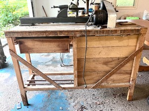 lot 187 image: Dunlap Wood Lathe & Workbench